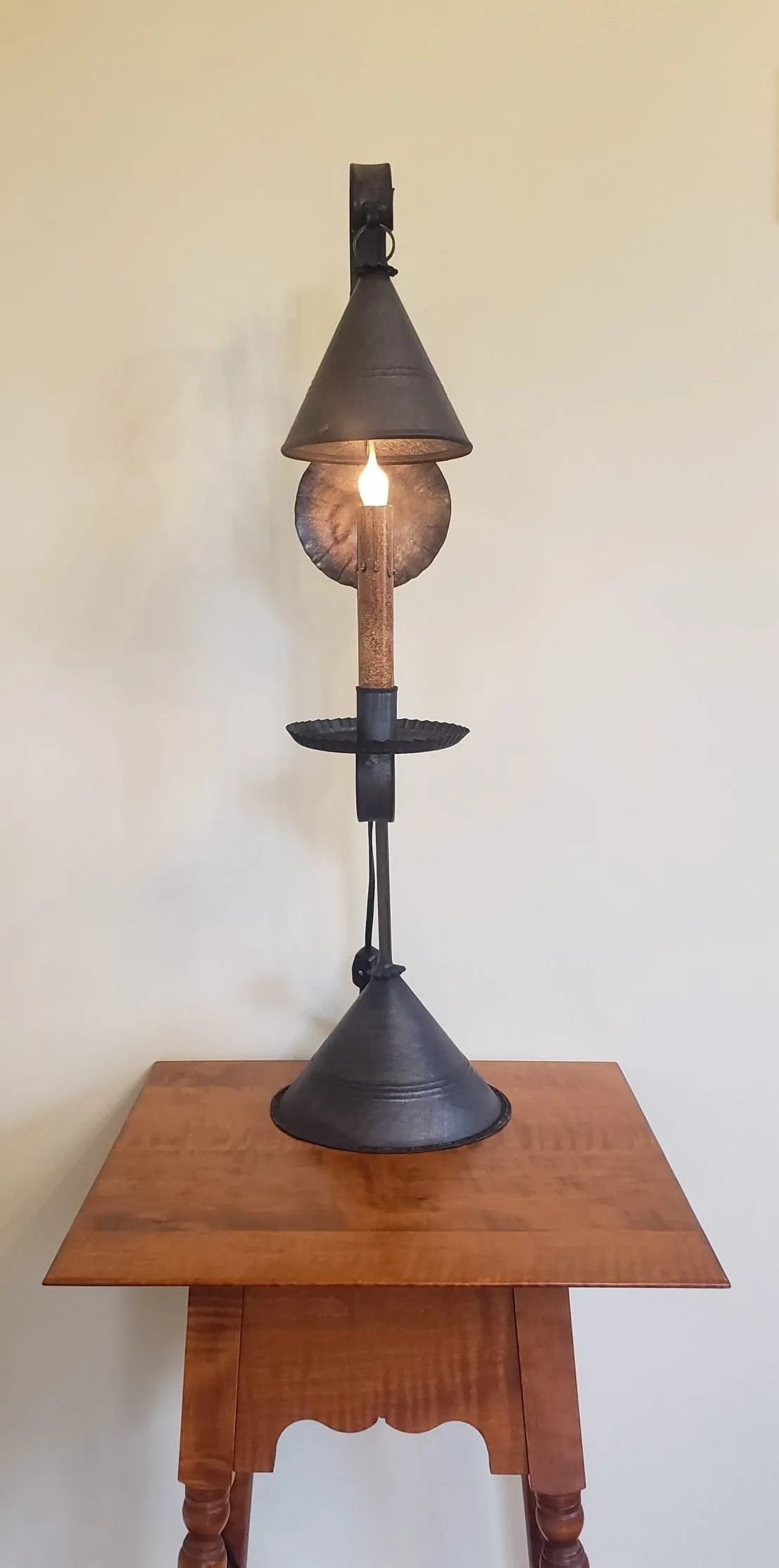 Single Bell Tin Table Lamp with Pounded Pan Reflector