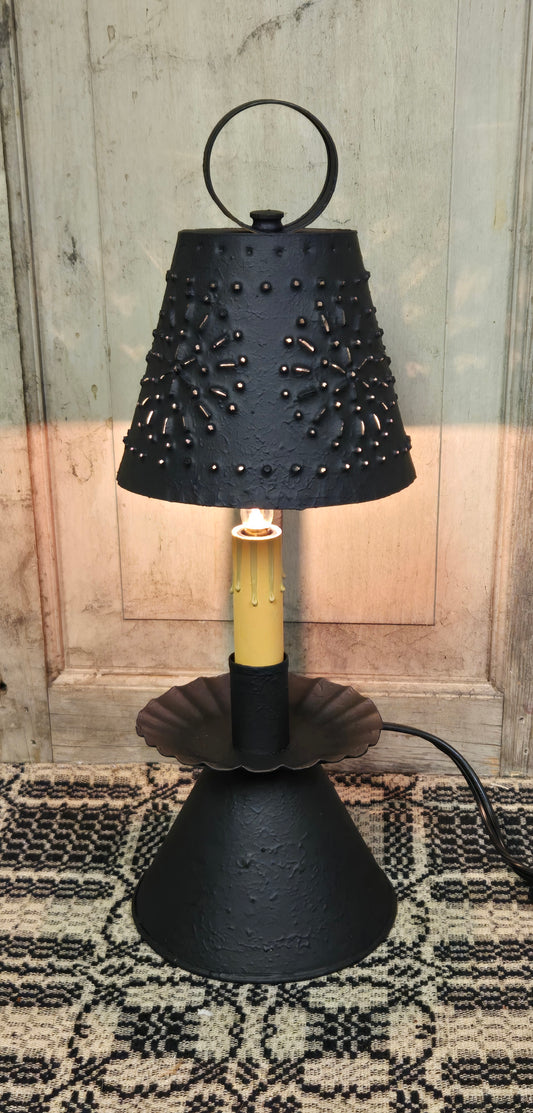 Colonial Accent Light in Textured Black