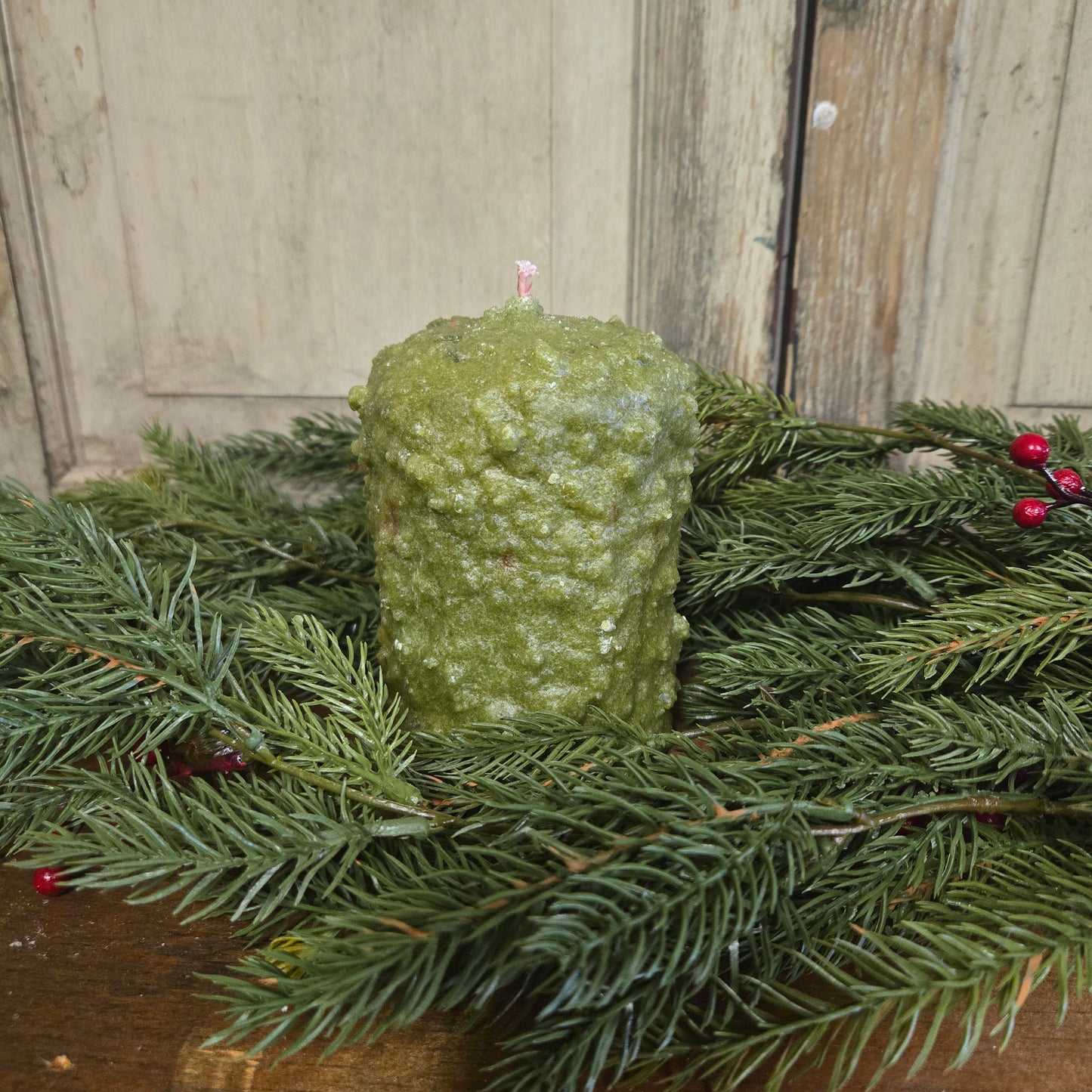 Cedar Berry Small Pillar