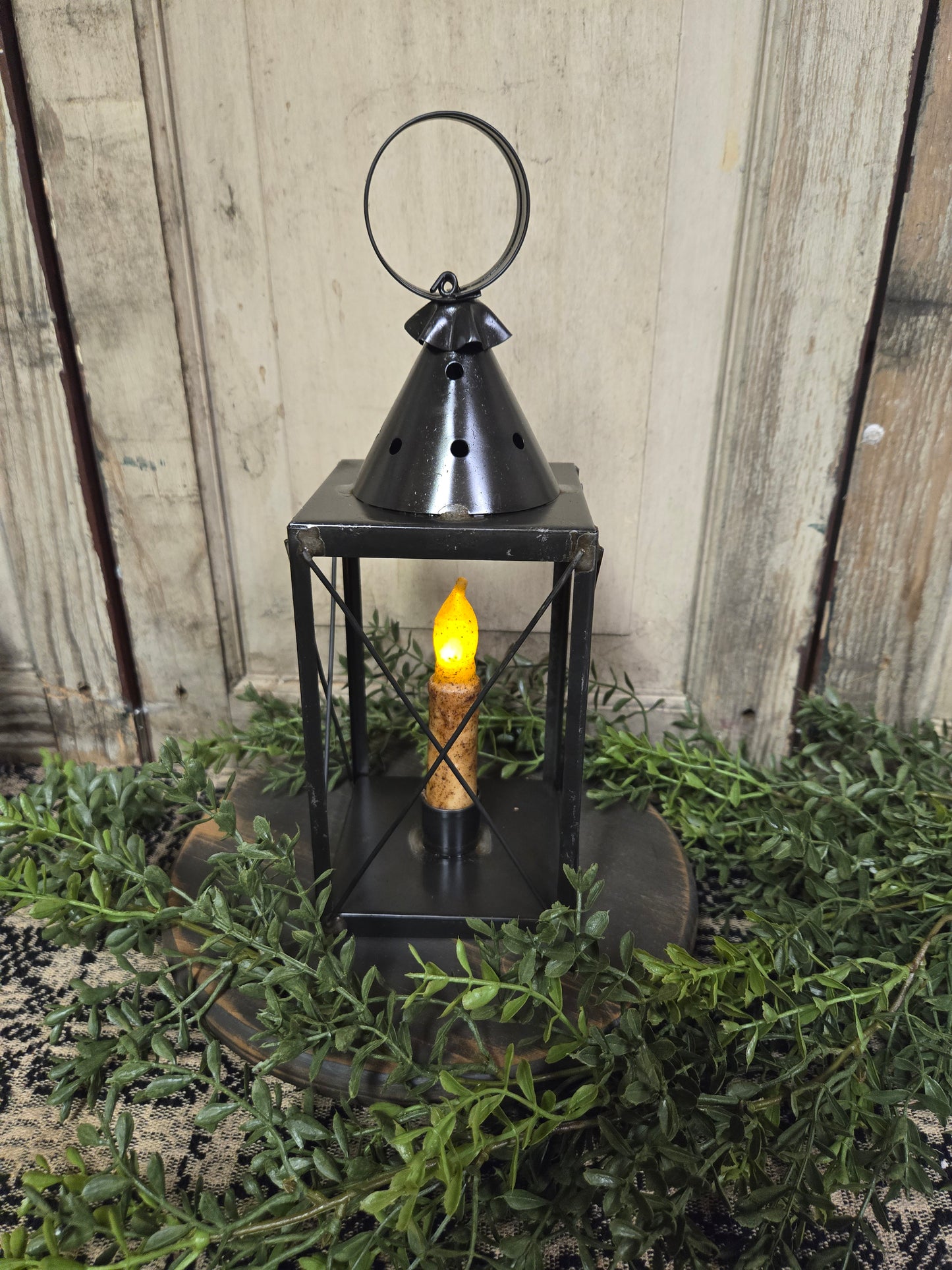 Mini Tin Lantern with Cross Wires