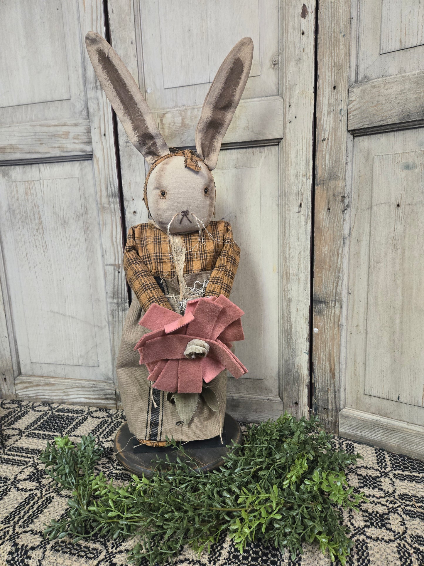 Georgina Primitive Bunny with Flower