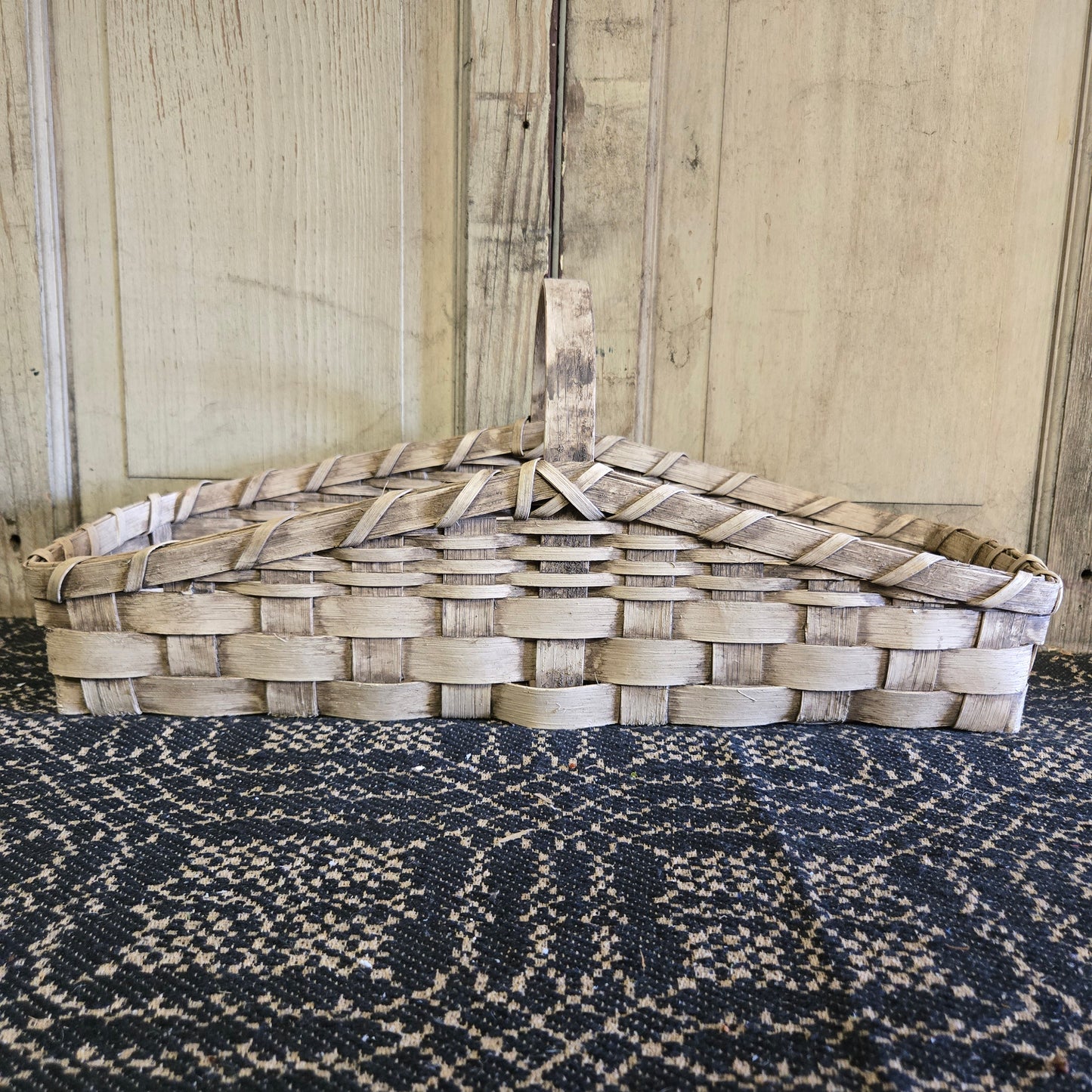 Primitive Hearth Basket Buttermilk